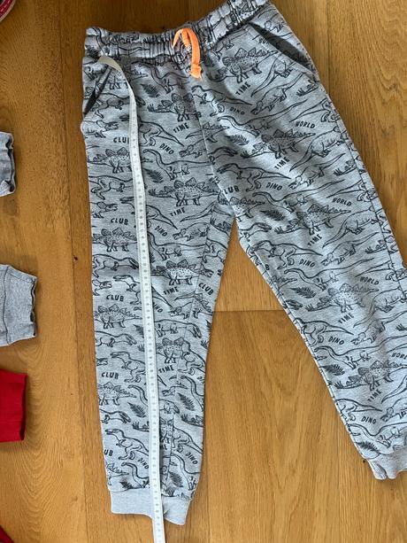 Chlapcenske dino teplaky, 128