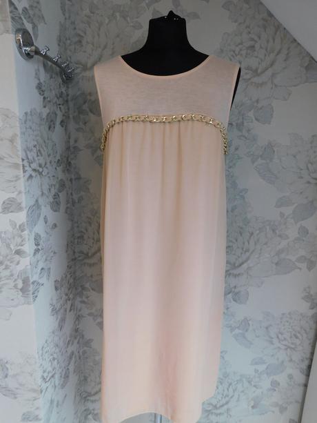 Luxusne velmi pekne šaty, 40