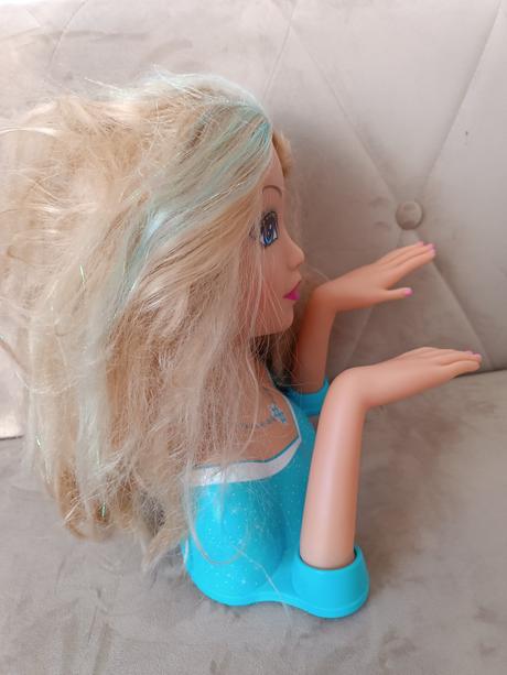 Česacia hlava -bábika, 