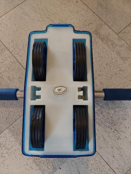 Koliesko na posilnenie brušných svalov,