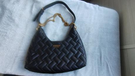 Kabelka s peňaženkou, guess