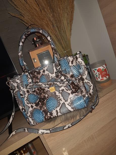 Kabelka carpisa, carpisa