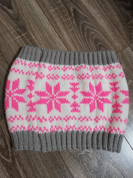 Nákrčník, atmosphere,m