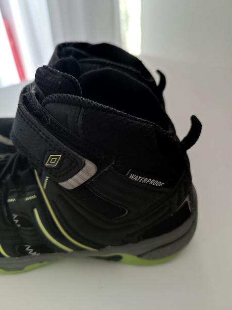 Prechodne topanky, umbro,32
