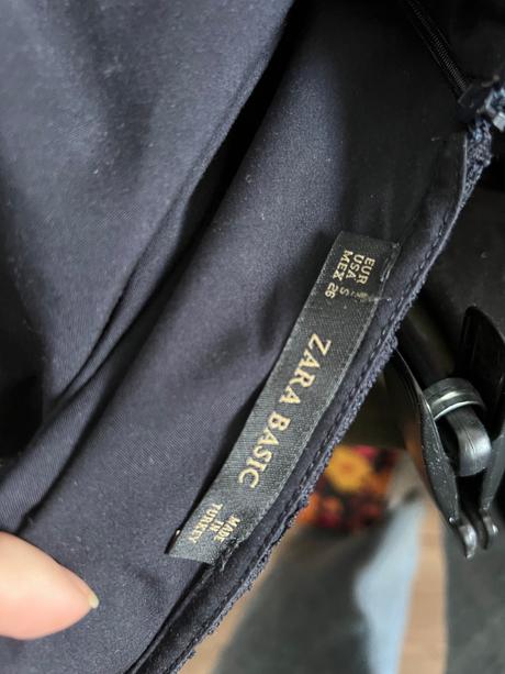 Zara tmavomodre  saty cipkovane s stav foto. malo, zara,s