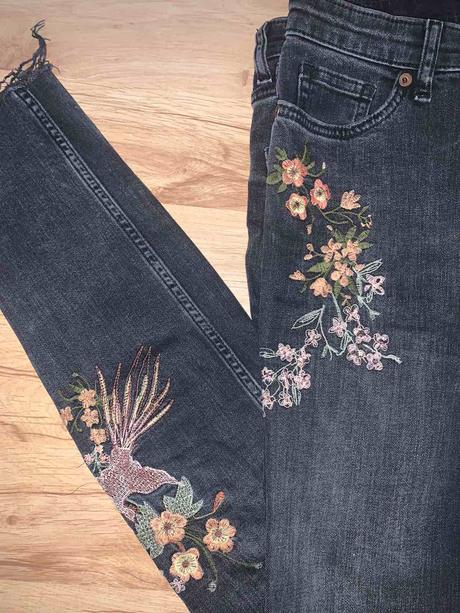 Vyšívané rifle-vysoky pás, h&m,34