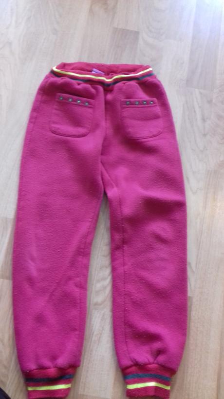 Hrubé tepláky , 122