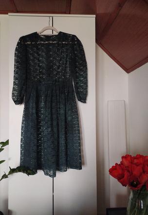 Celé čipkované tmavozelené šaty, l