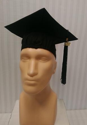 Študentská čierna promočná čiapka, graduation,