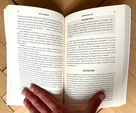 Kniha  the bezos blueprint za 7e, 