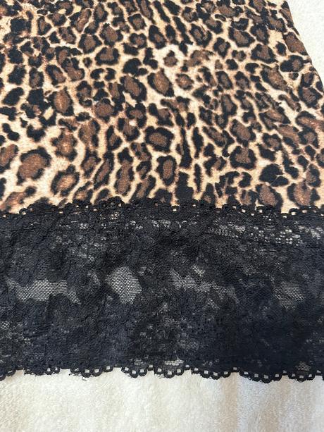 Tielko so zvieracím vzorom a čipkou, l / m