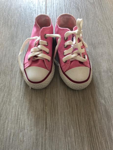 Dievcenske tenisky, 22