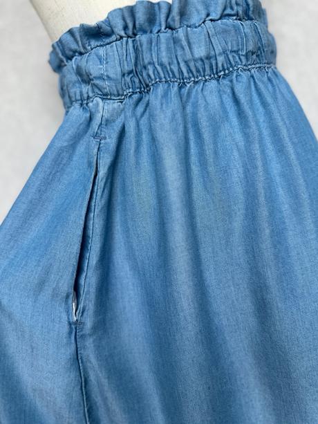 Denim sukňa s vreckami, s