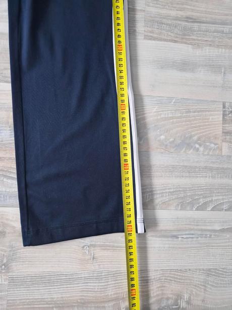 Pekné adidas tepláky, adidas,140