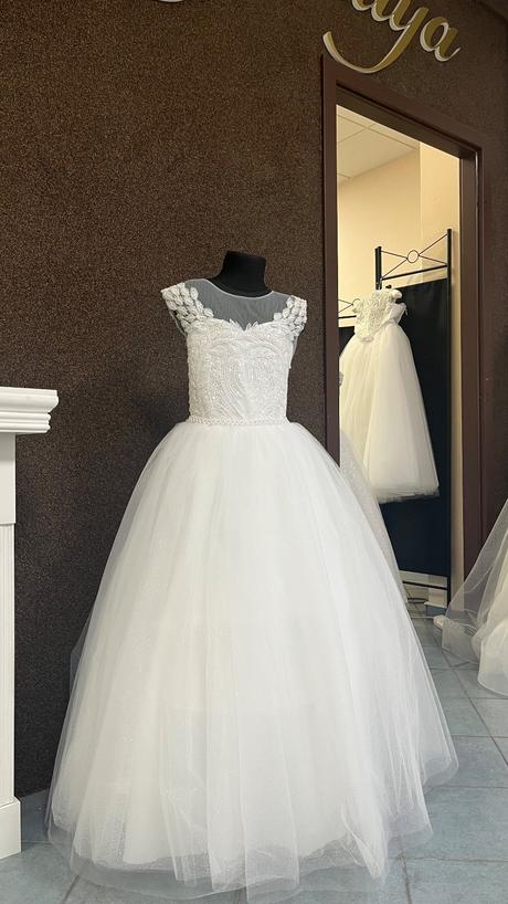 Šaty na prijimanie, 140