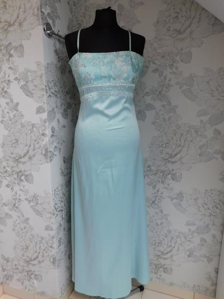 Velmi pekne saty na slavnost, 36