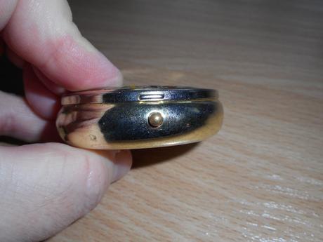 Zatváracia nádobka,