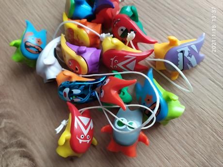 Plameniaci 15 ks mix z kinder,