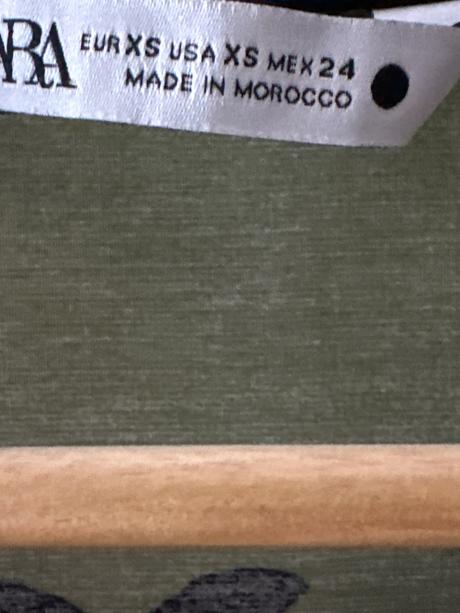 Kvetované šaty vpredu na zips xs/s, zara,xs