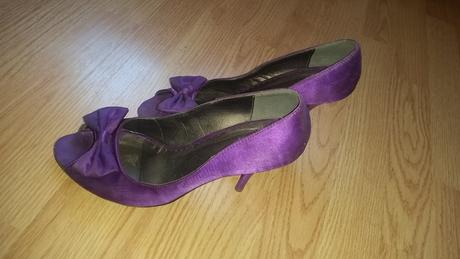 Fialové lodičky, 39