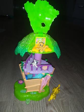 Polly pocket domcek na strome,