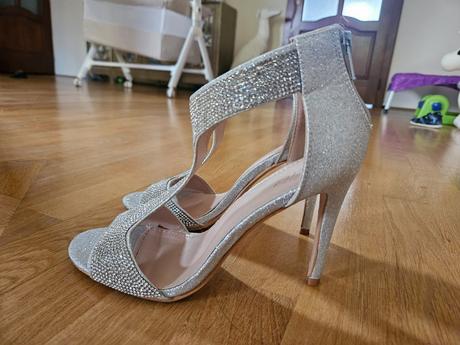 Trblietkové sandálky s kamienkami 38, 38