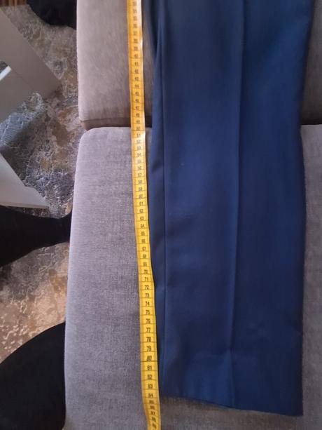 Chlapčenský tmavomodrý oblek, 182