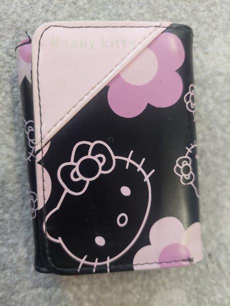 Peňaženka hello kitty,