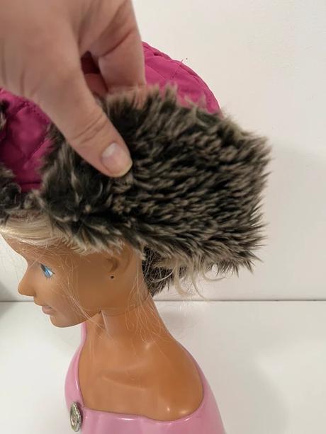 Štýlová a extra teplá ušianka v žiarivej ružove, 140