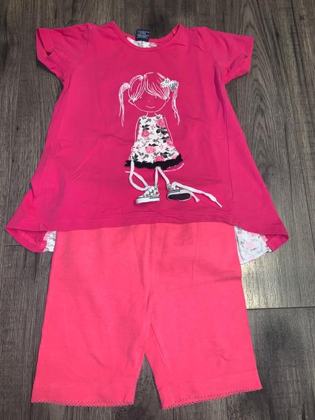 Veselé tričko s čipkou a kraťasami, 110