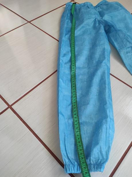 Nohavice do dažďa, 122