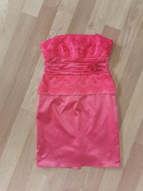 Lososove šaty s čipkou, m