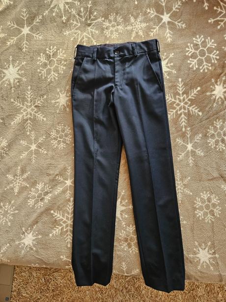 Predam spolocensky oblek pre chlapca na 1.sv.priji, 140