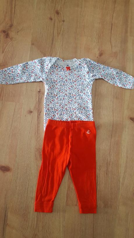 Kvetované body a tepláčky, 62