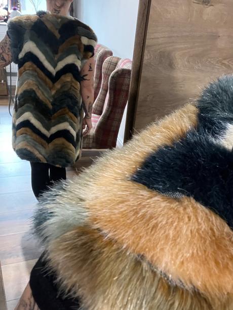 Dámska vesta značka urbancode veľkosť 8, s