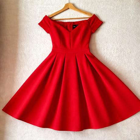 Elegantné červené šaty asos, s