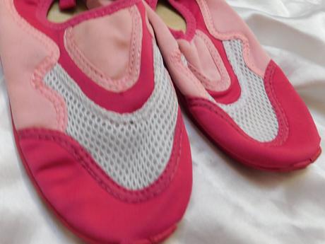 Topanky na plavanie, 29