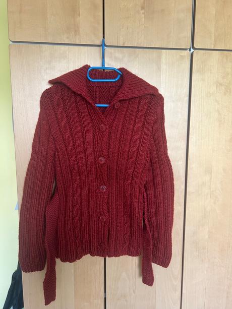 Škoricový ručne robený sveter, 146