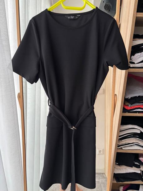 Čierne elasticke šaty, f&f,40