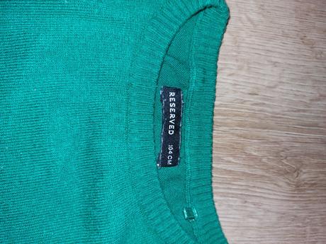 Sveter, reserved,104