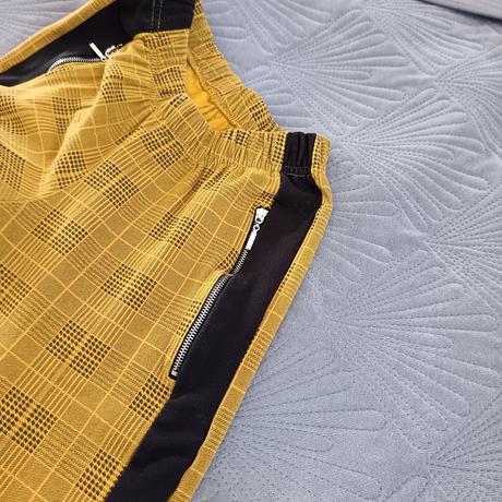 Kárované legíny so zipsíkmi, 158