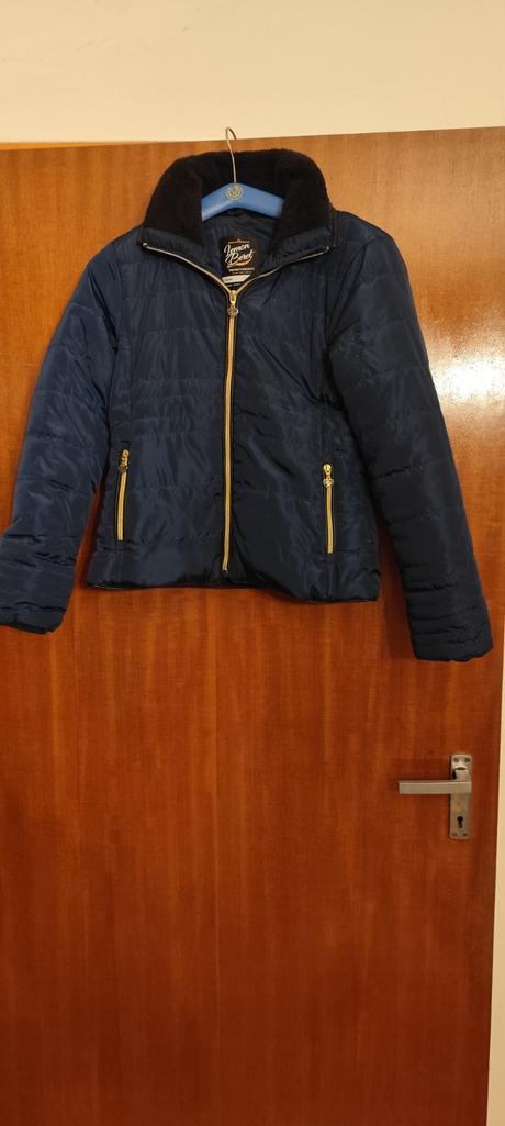 Vetrovka lemon beret, 146