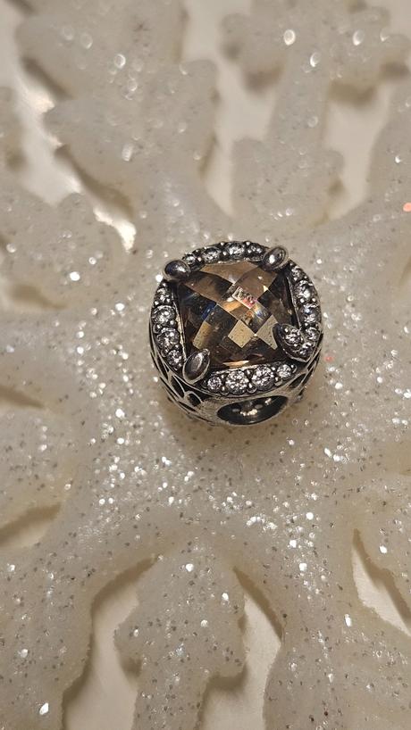 Pandora koralka, pandora