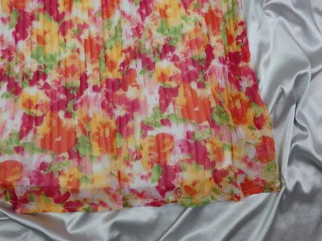 Luxusné letné plisované  šaty, 42