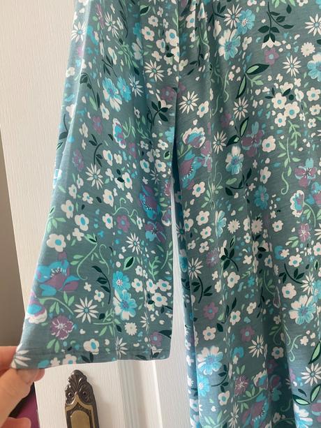 Šaty s kvietkami, l