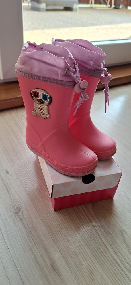 Dievcenske gumaky, 23