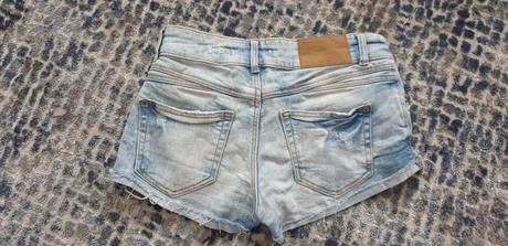 Šortky č.32, zara,32