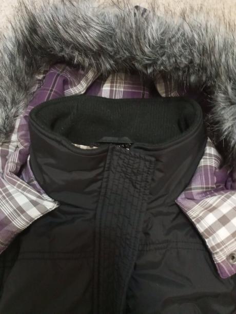 Čierna vesta s kapucňou, 42