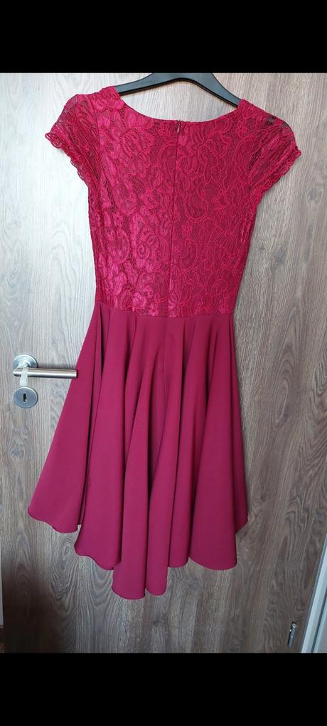 Bordové spoločenské šaty, 36