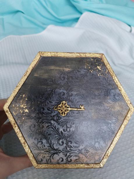 Krásna šperkovnička, 